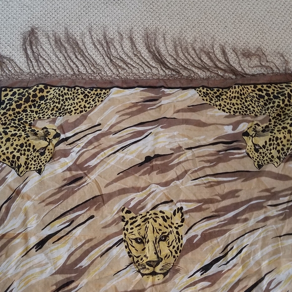 Elegant Leopard Silk Scarf / Wrap - Picture 4 of 8